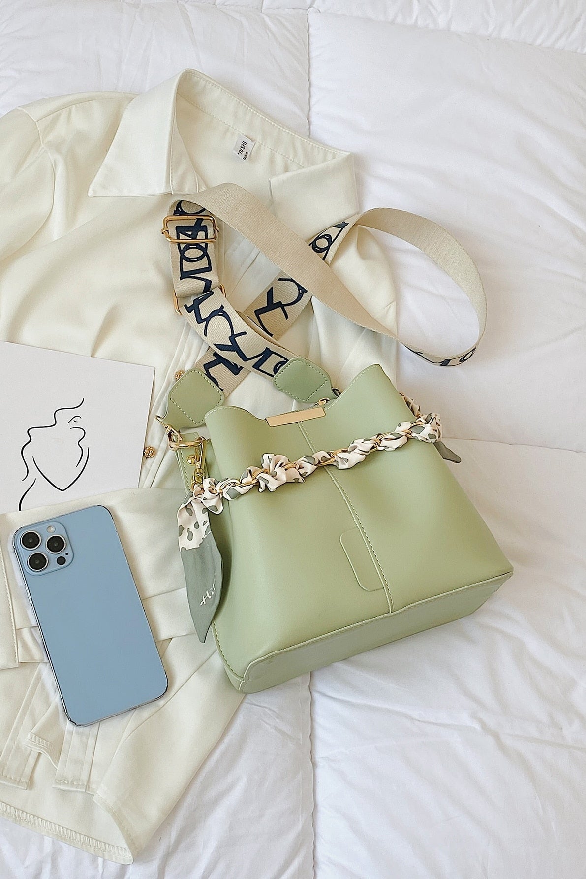 Borsa elegante a tracolla con catena foulard