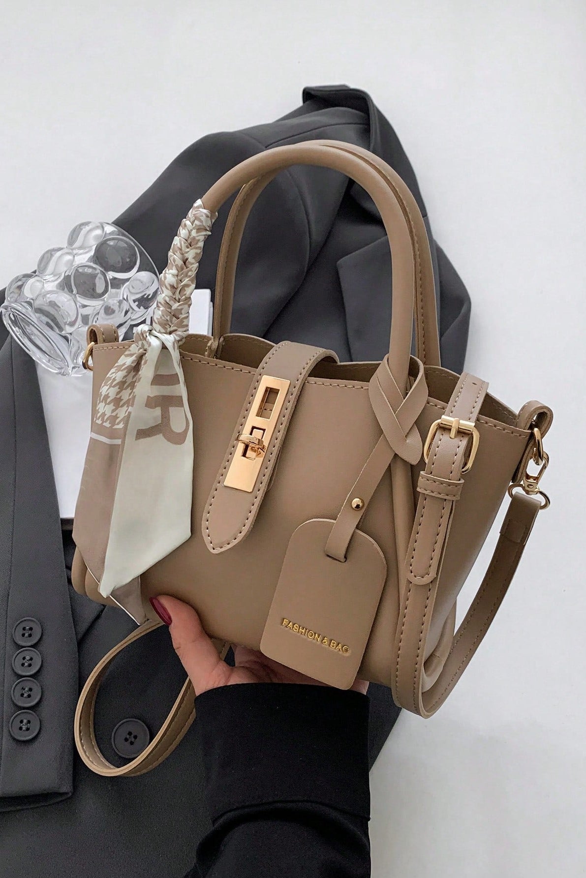 Borsa molto capiente da mano e a spalla