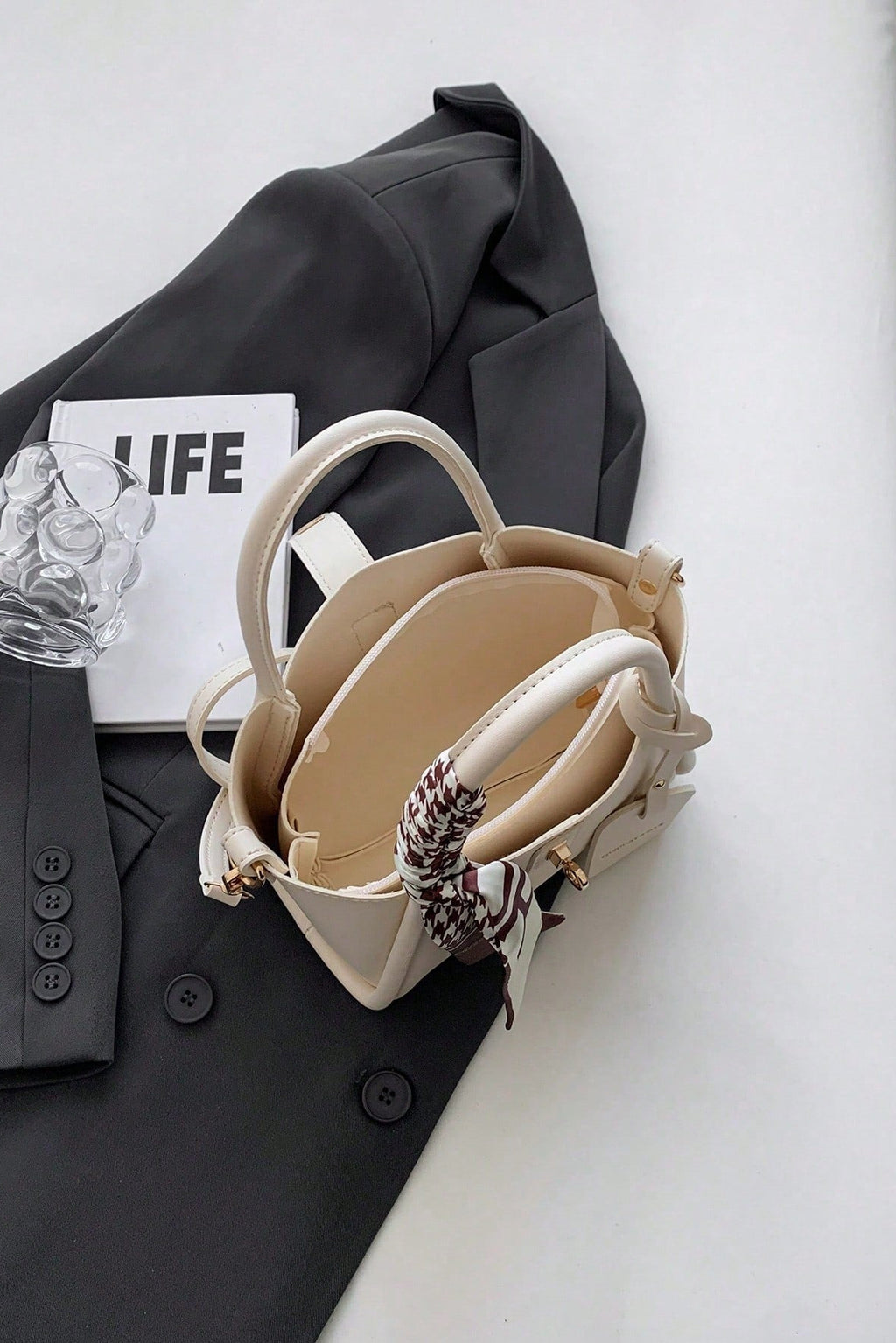 Borsa molto capiente da mano e a spalla