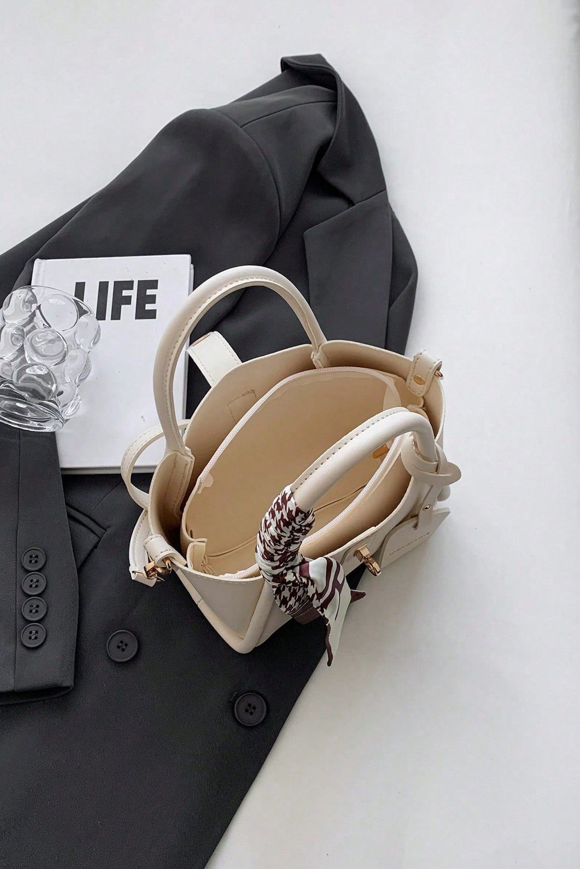 Borsa molto capiente da mano e a spalla