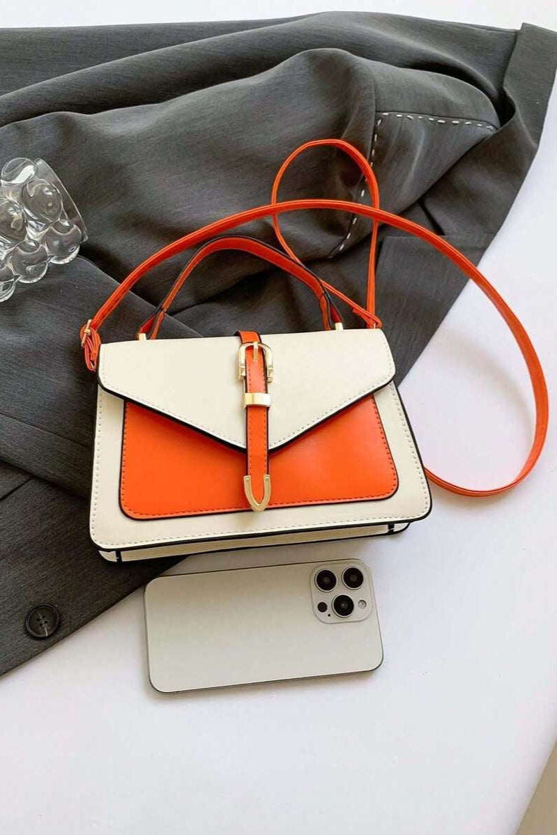 Borsa a tracolla con chiusura a fibbia