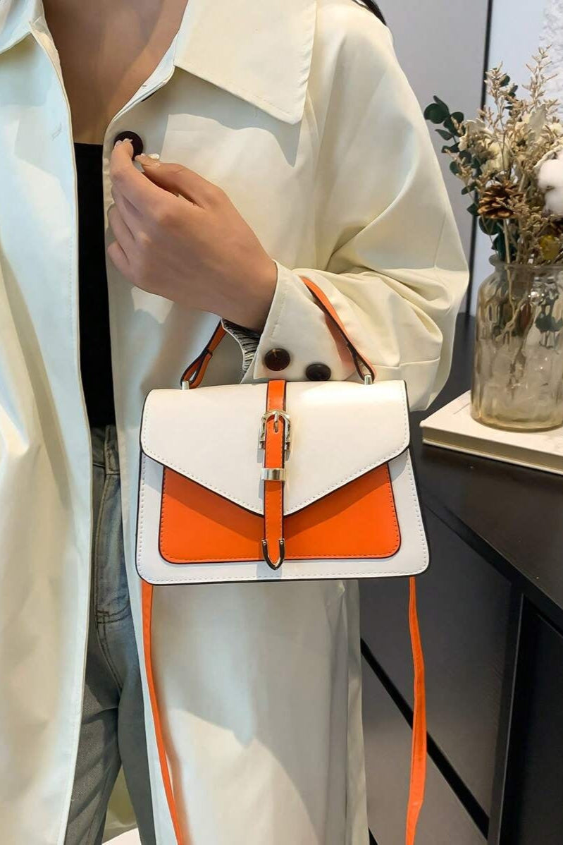 Borsa a tracolla con chiusura a fibbia