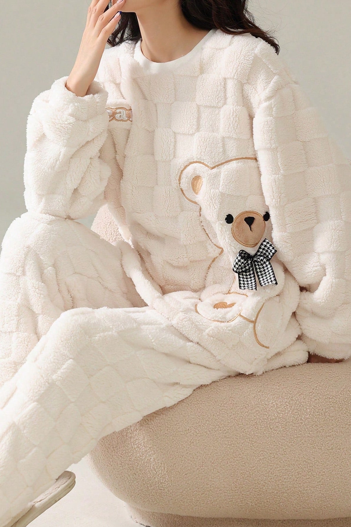 Pigiama in pile con motivo a orsetto