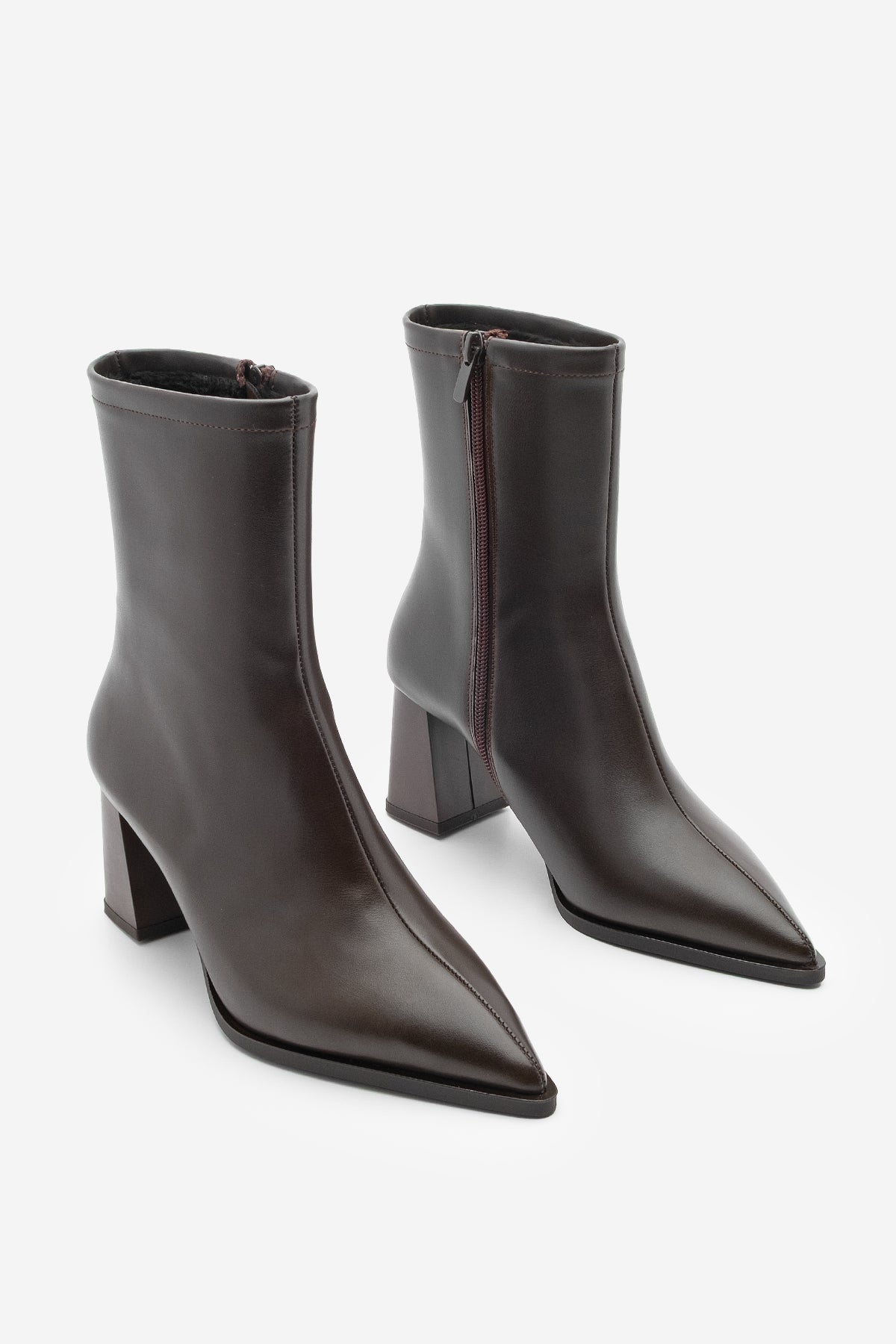 Stivaletto donna con punta affusolata