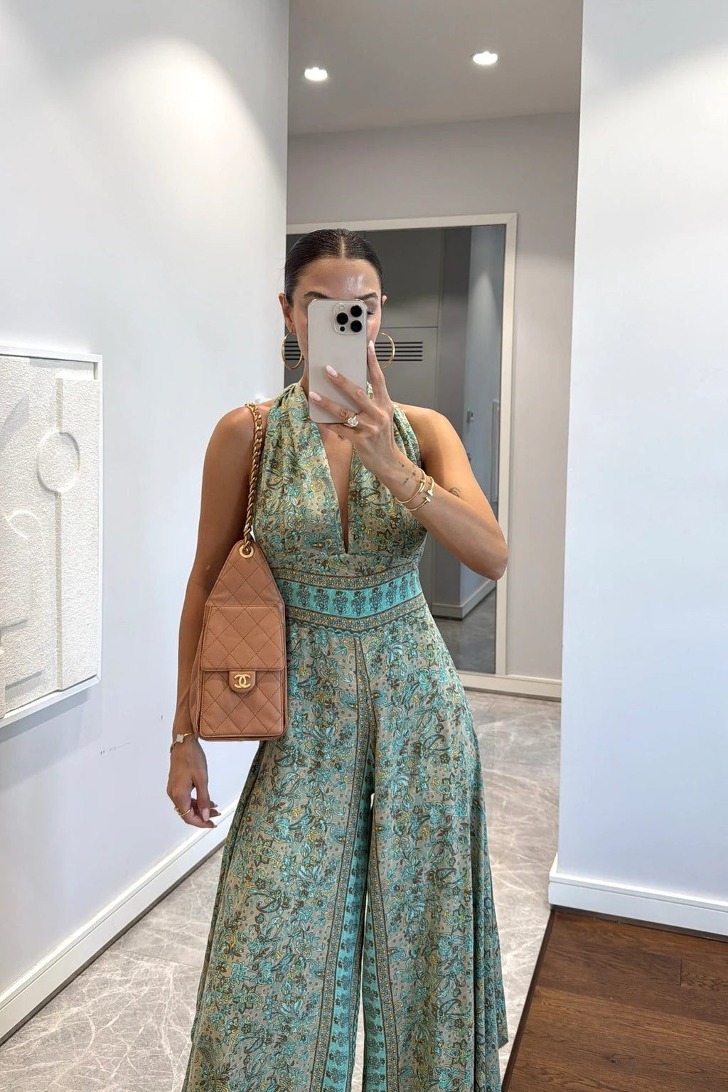 Mono estampado con espalda baja