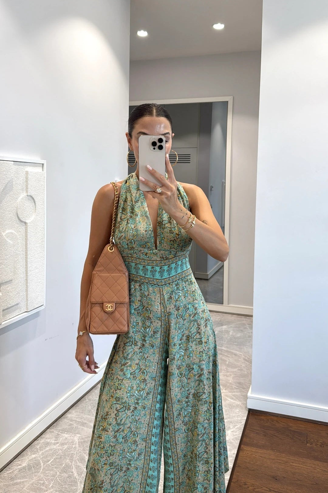 Mono estampado con espalda baja