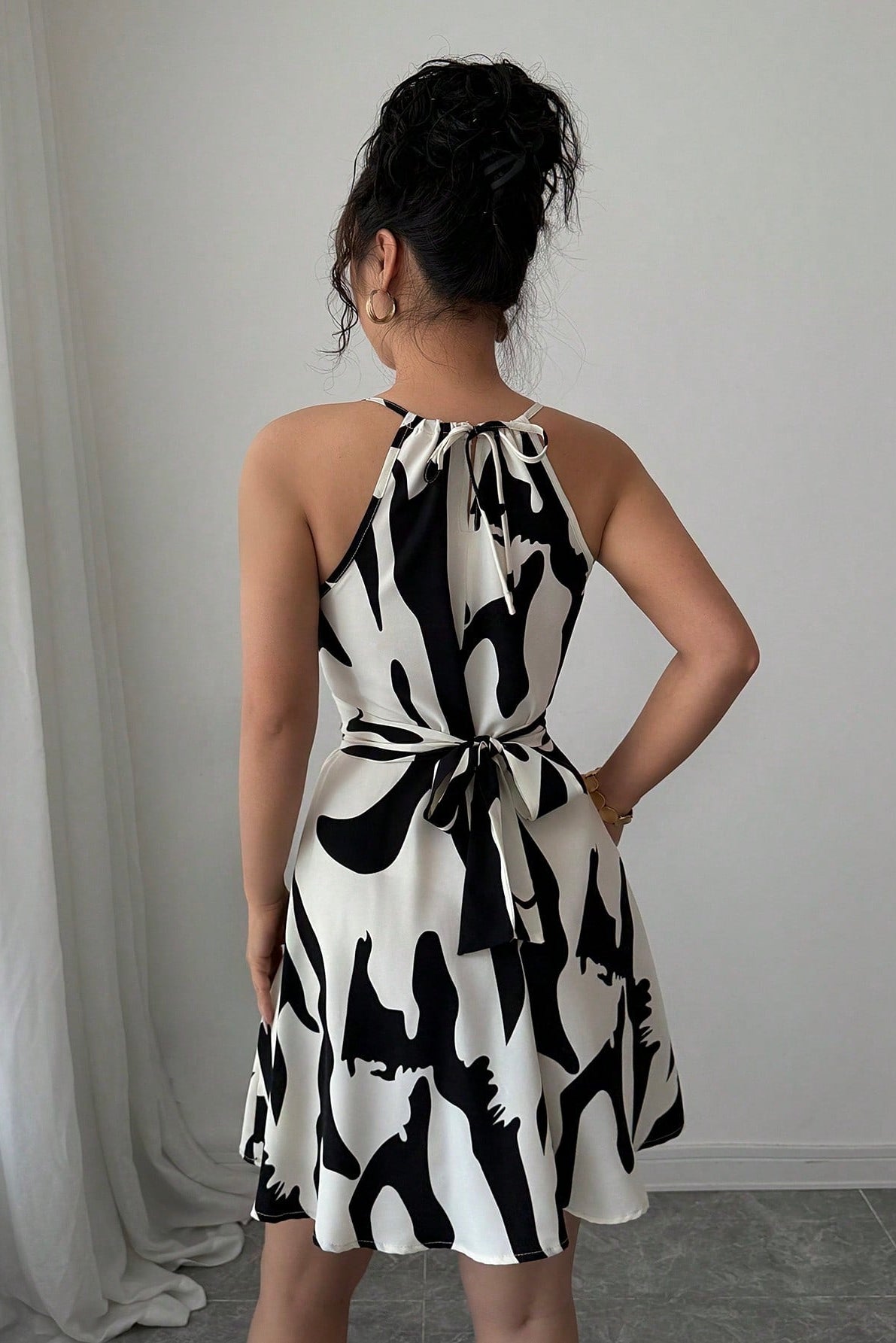 Abito donna senza maniche collo rotondo gonna corta