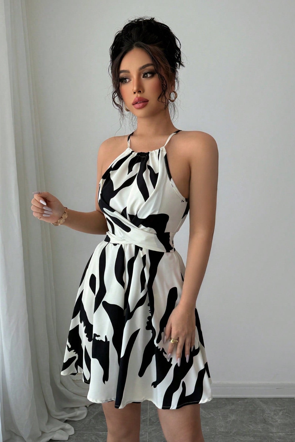 Abito donna senza maniche collo rotondo gonna corta