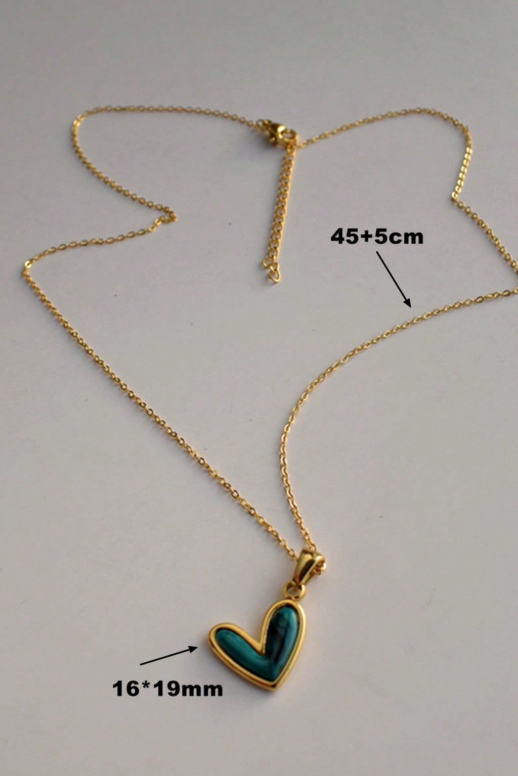 Ciondolo con motivo a cuore