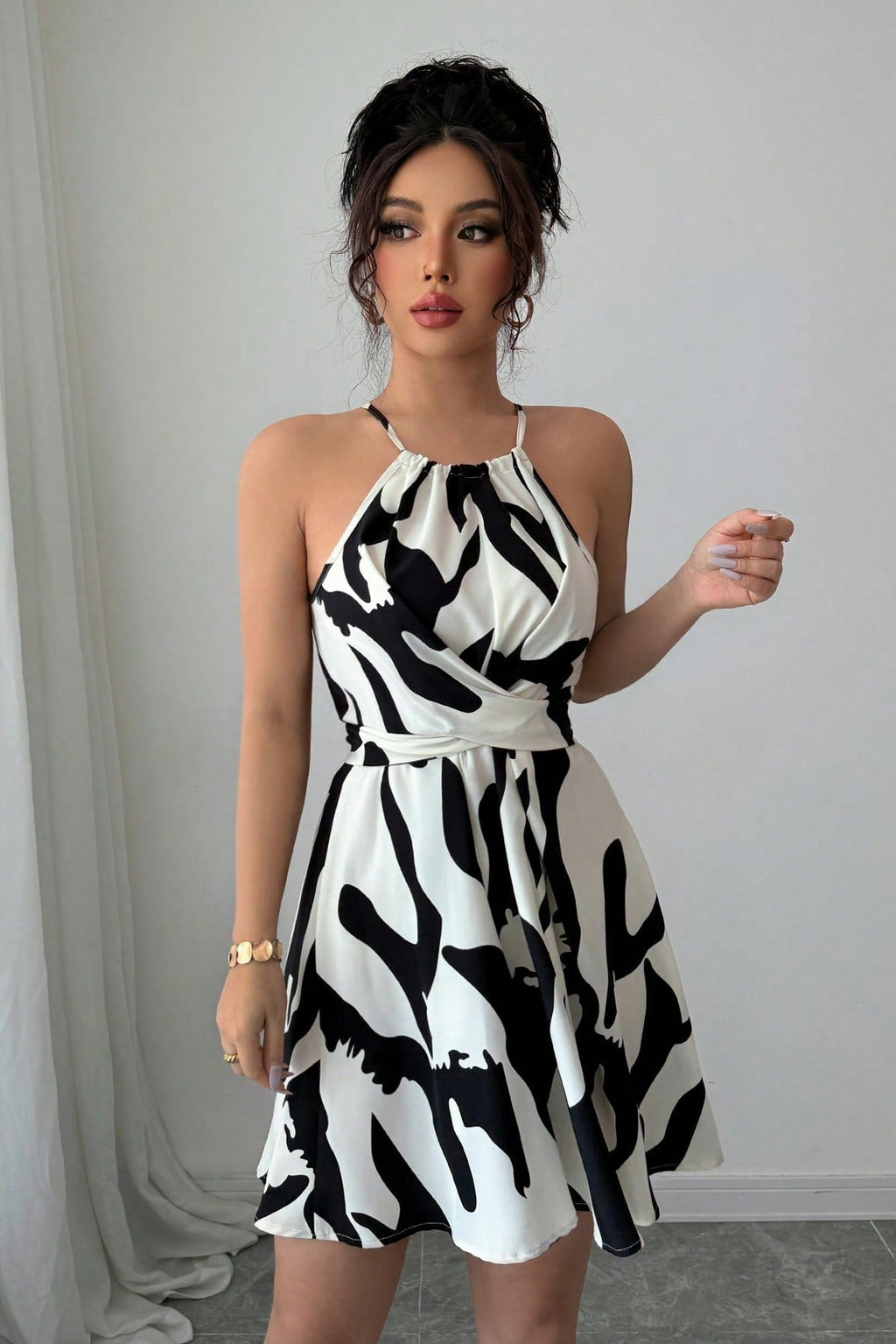 Abito donna senza maniche collo rotondo gonna corta