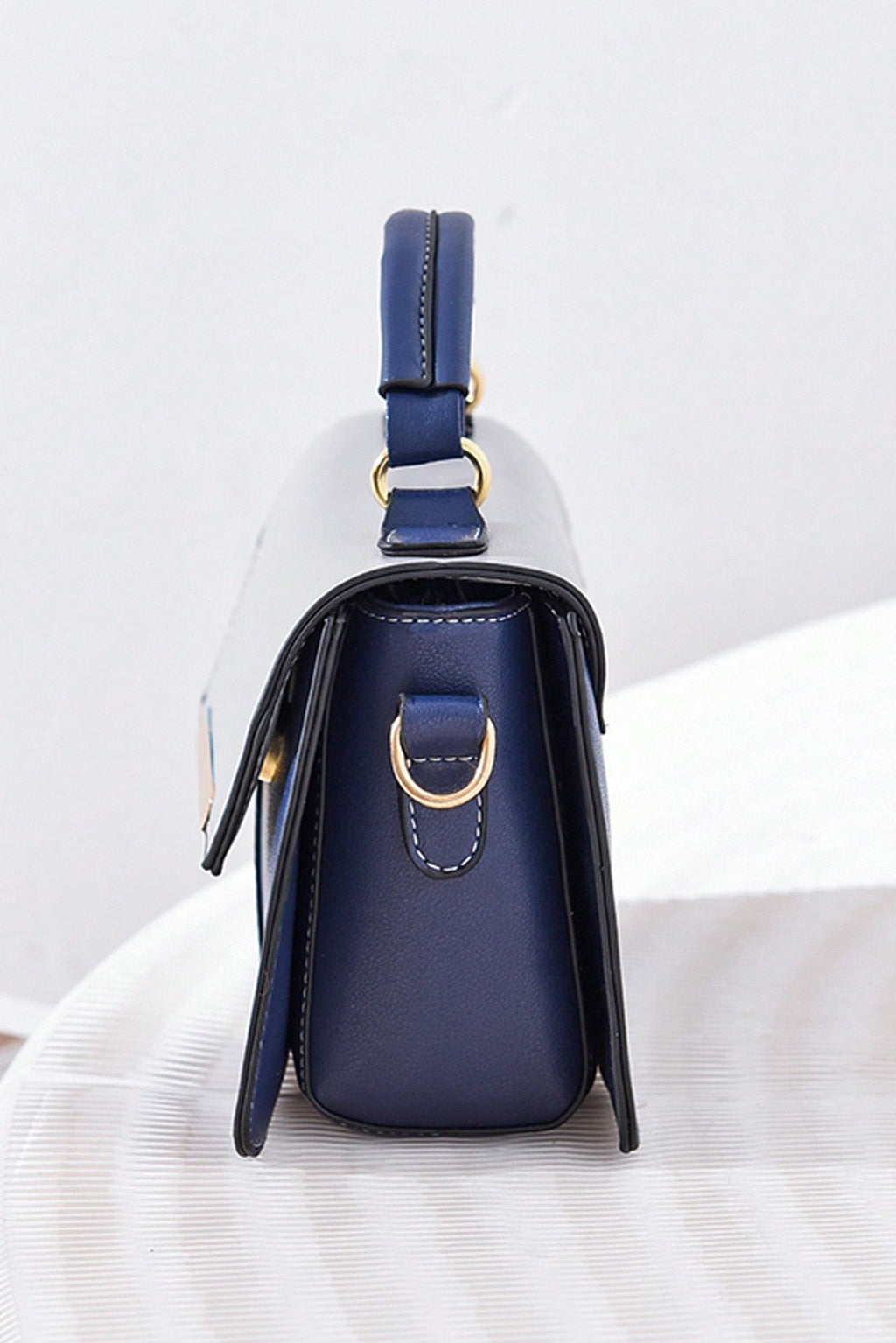 Borsa versatile in stile chic e sobrio