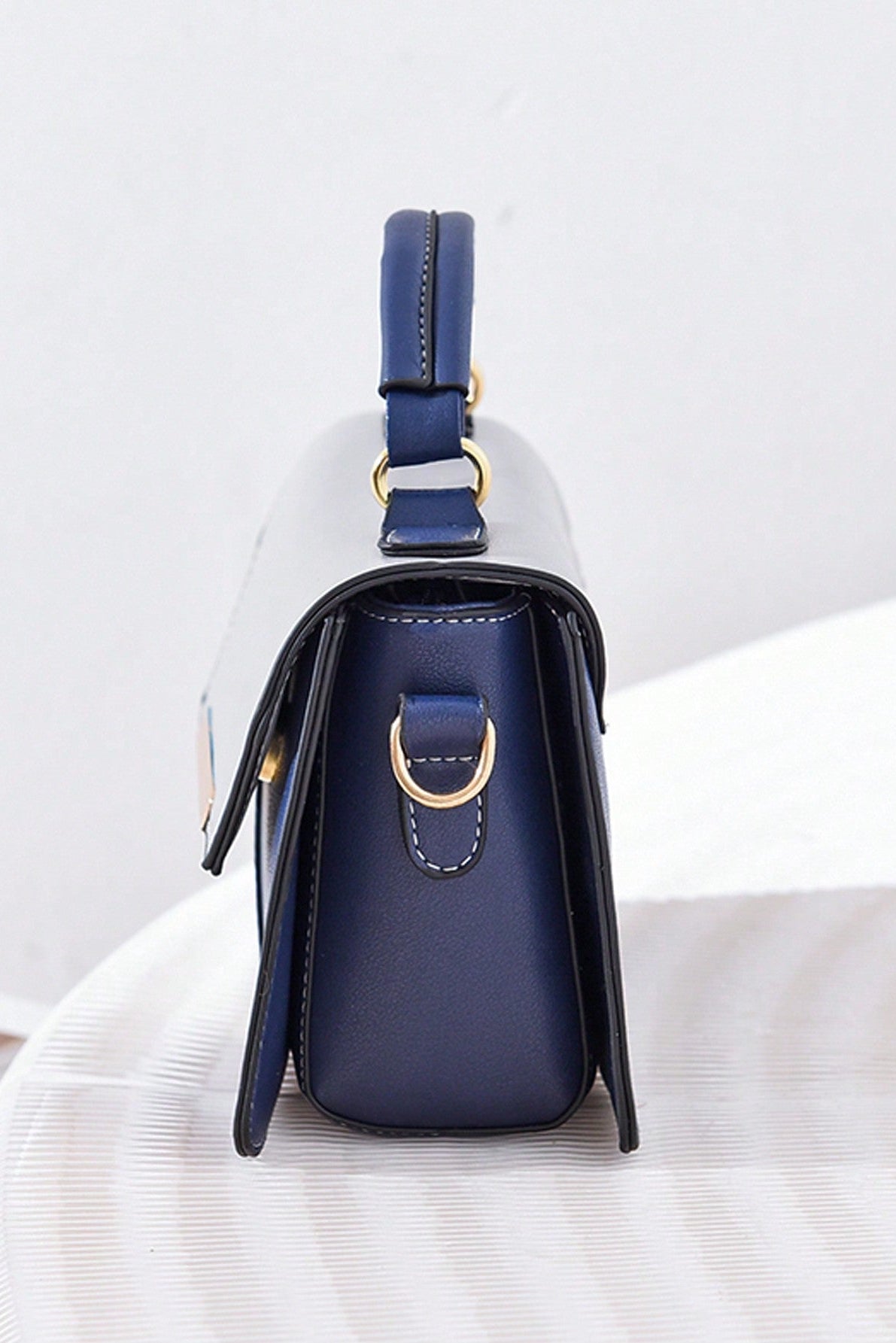 Borsa versatile in stile chic e sobrio