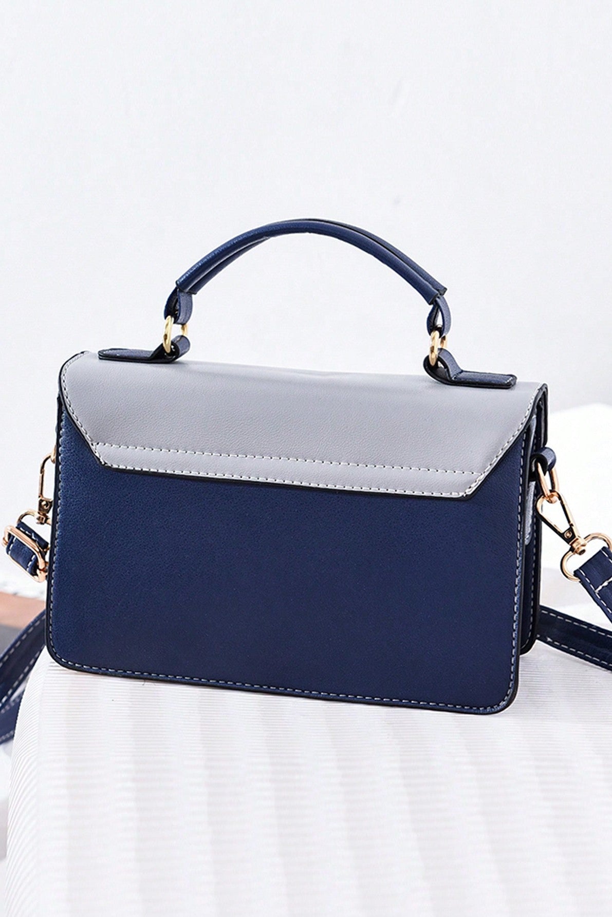 Borsa versatile in stile chic e sobrio