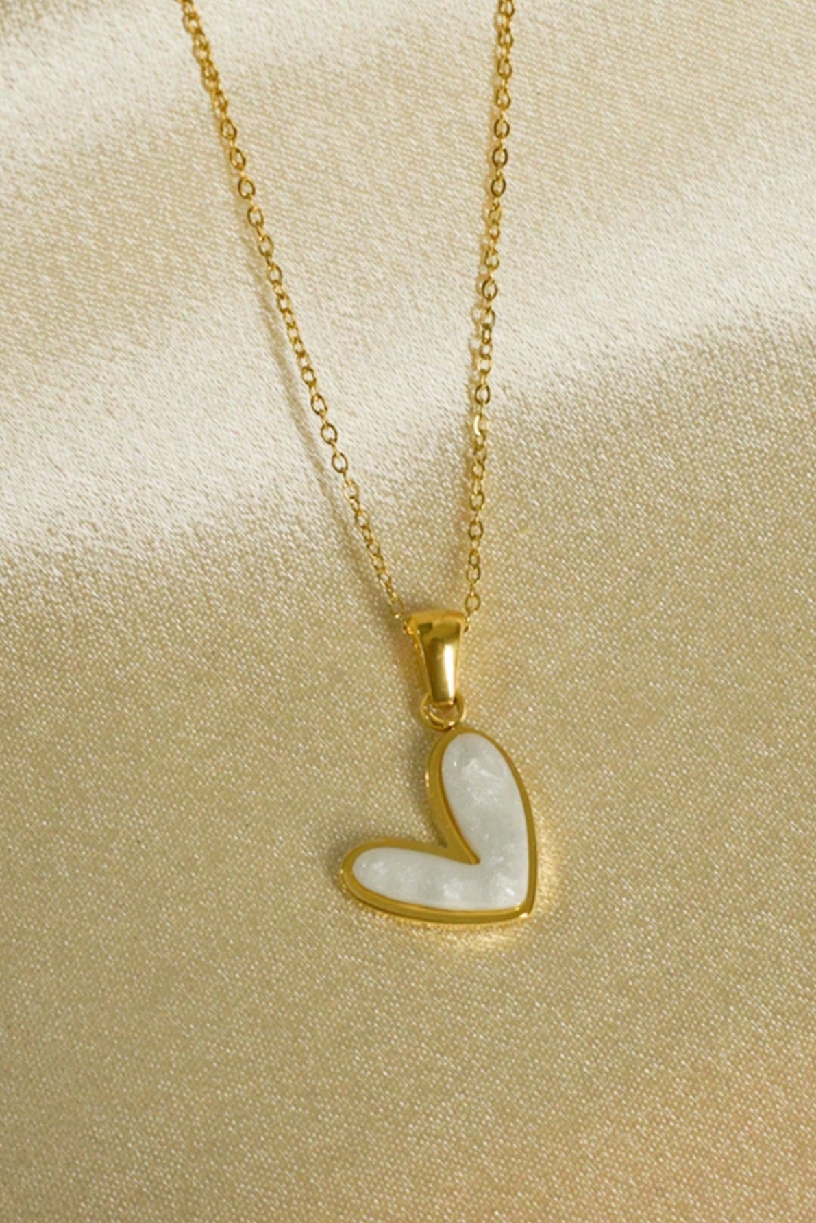 Ciondolo con motivo a cuore