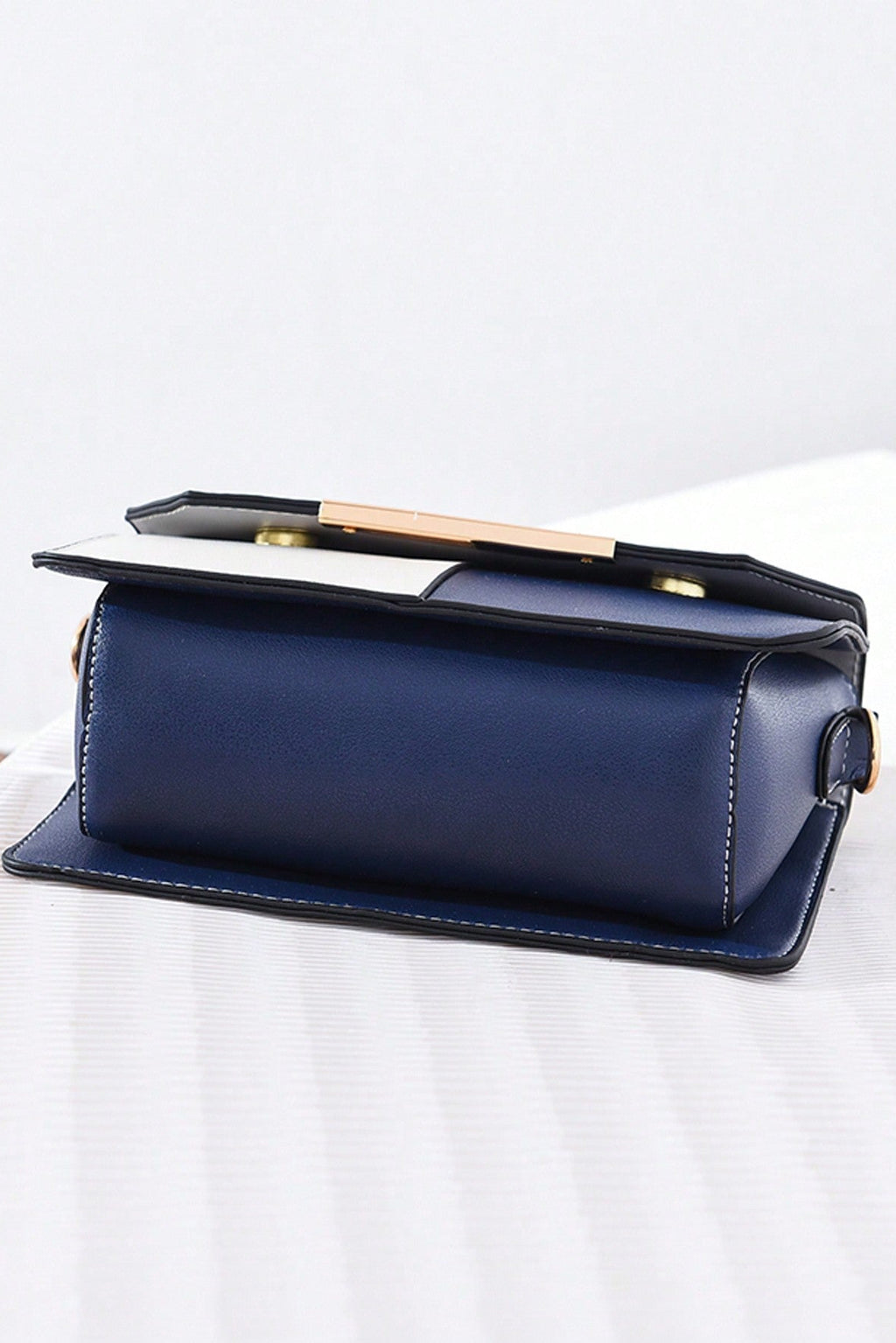 Borsa versatile in stile chic e sobrio