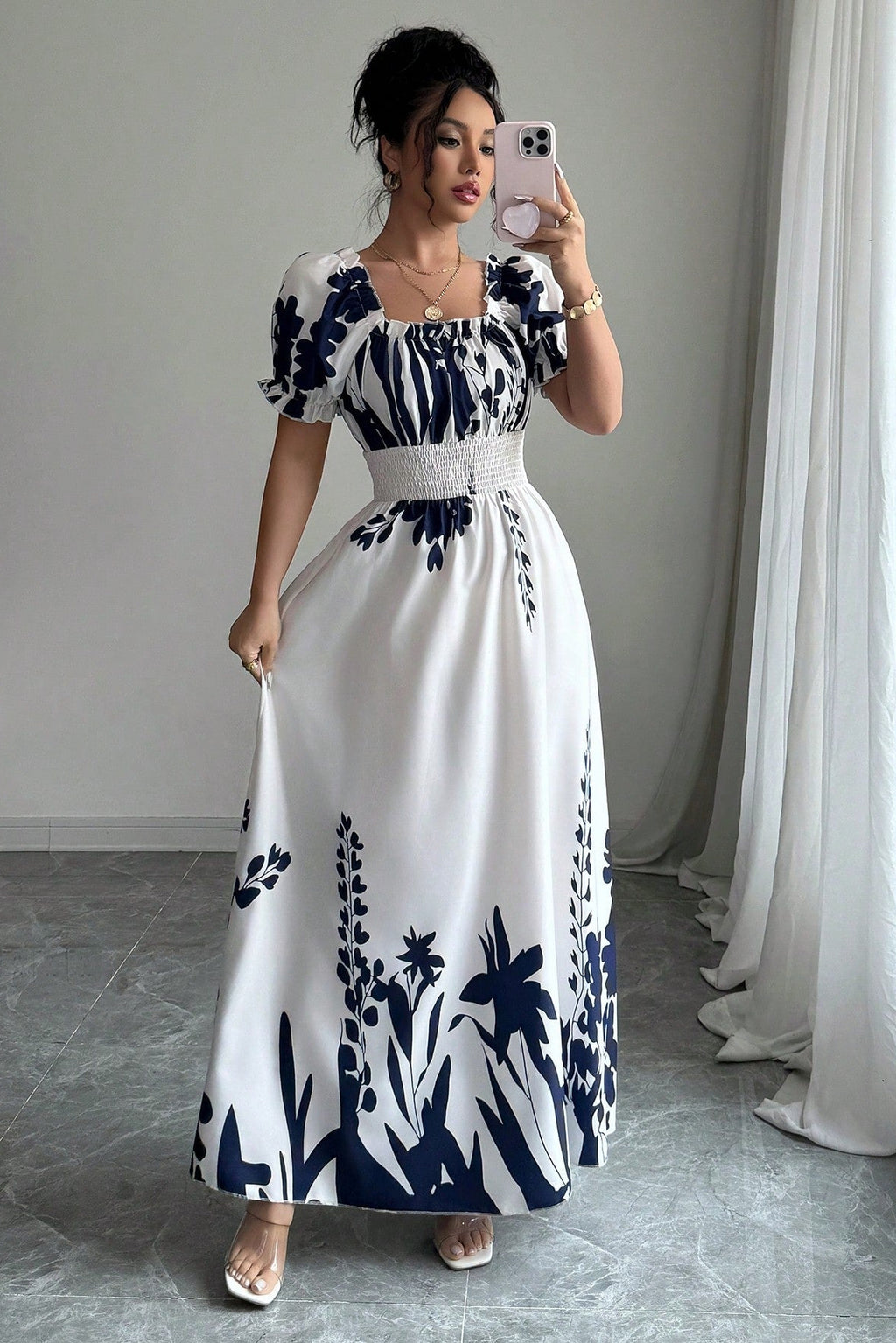 Vestido con hombros anudados y estampado floral