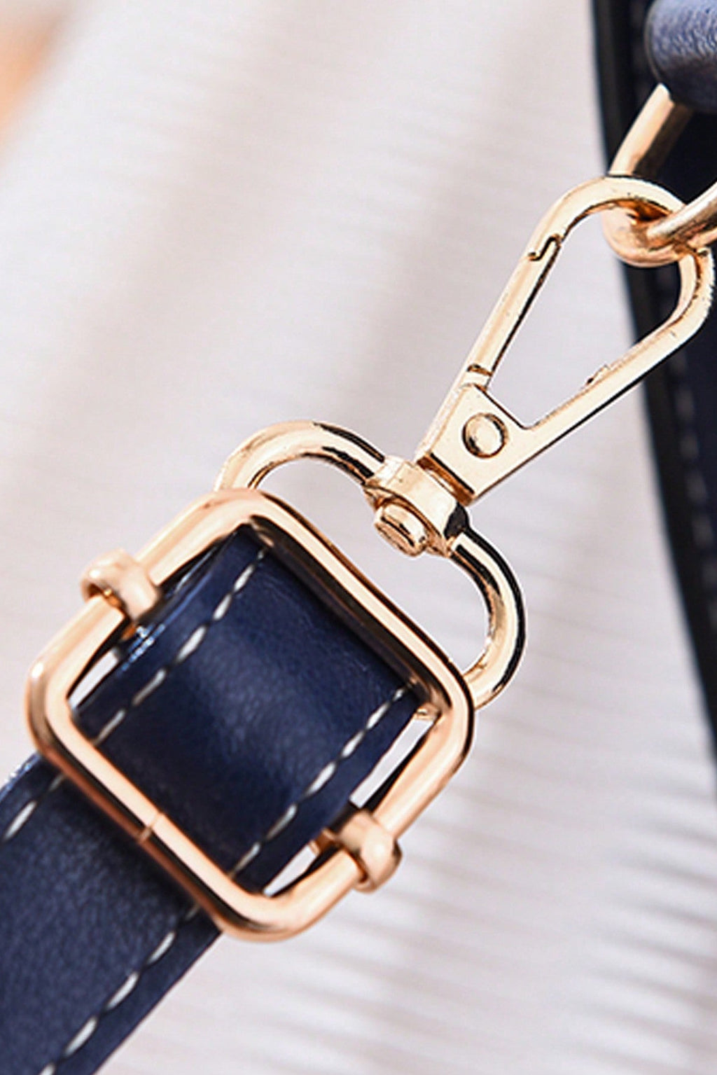 Borsa versatile in stile chic e sobrio