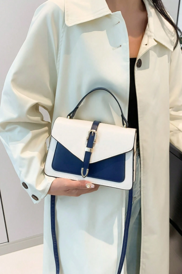 Borsa a tracolla con chiusura a fibbia