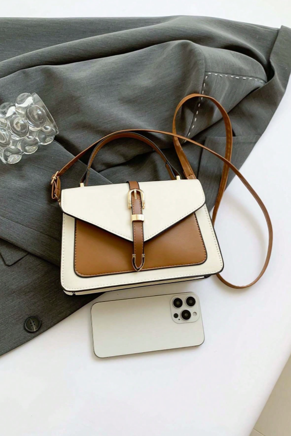 Borsa a tracolla con chiusura a fibbia