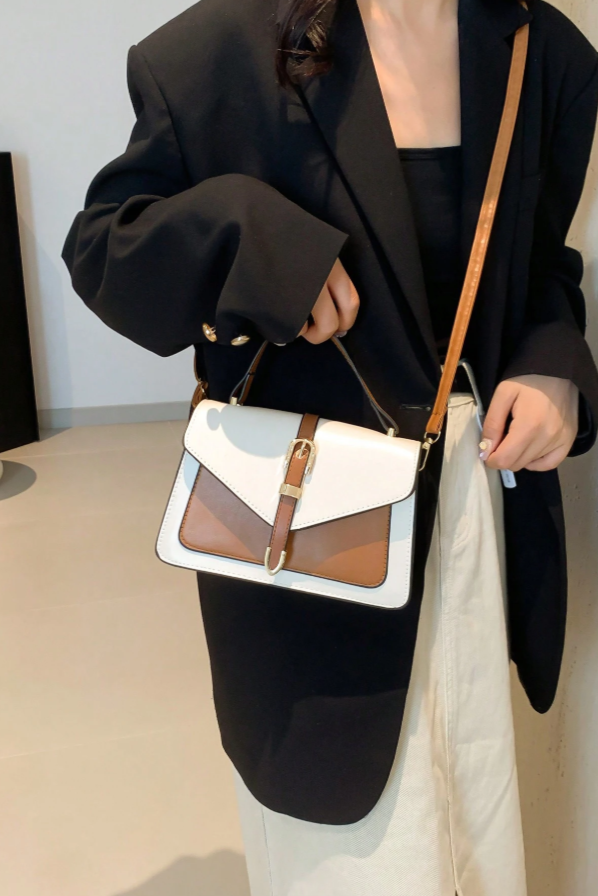 Borsa a tracolla con chiusura a fibbia