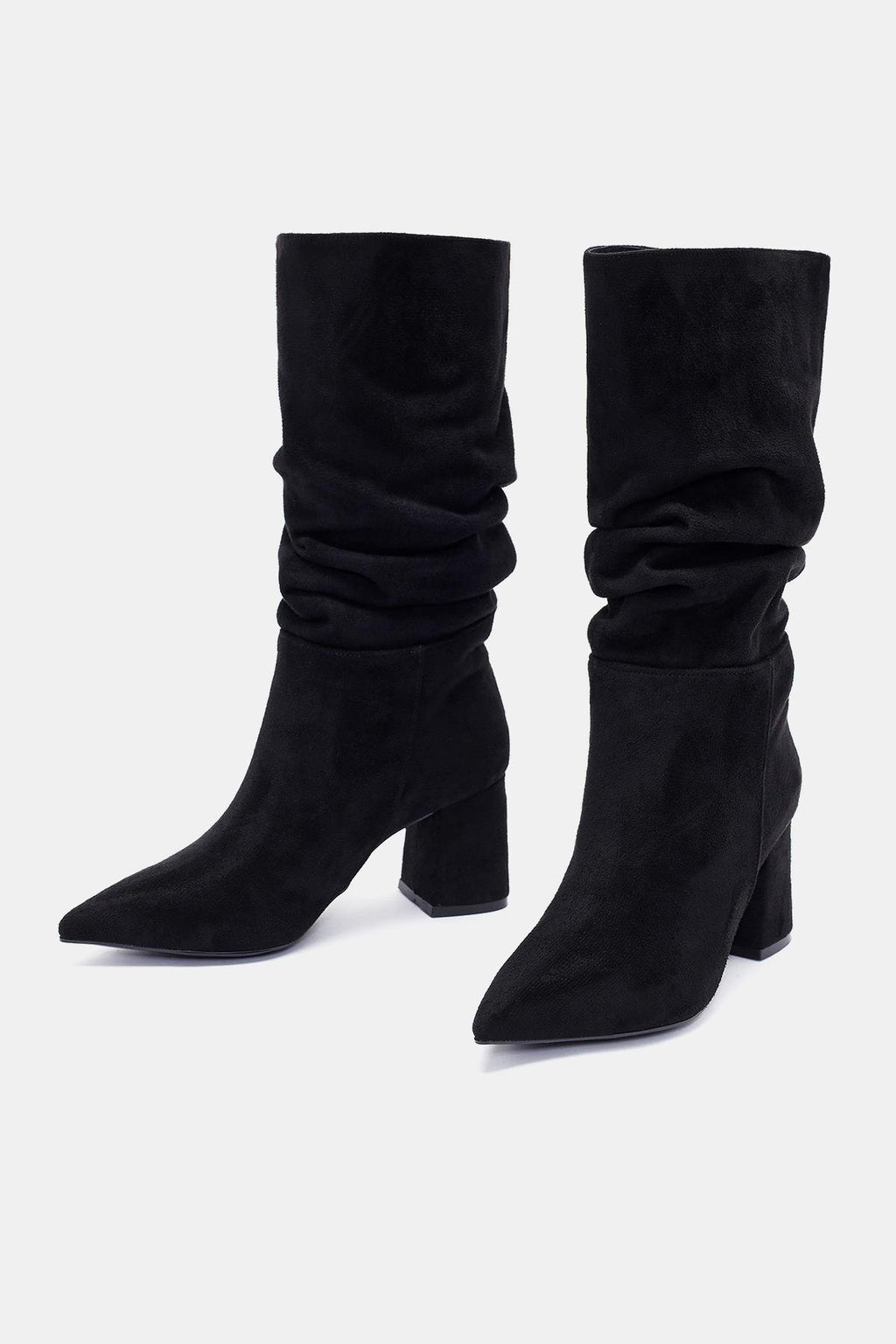 Stivale in suede a punta con tacco largo