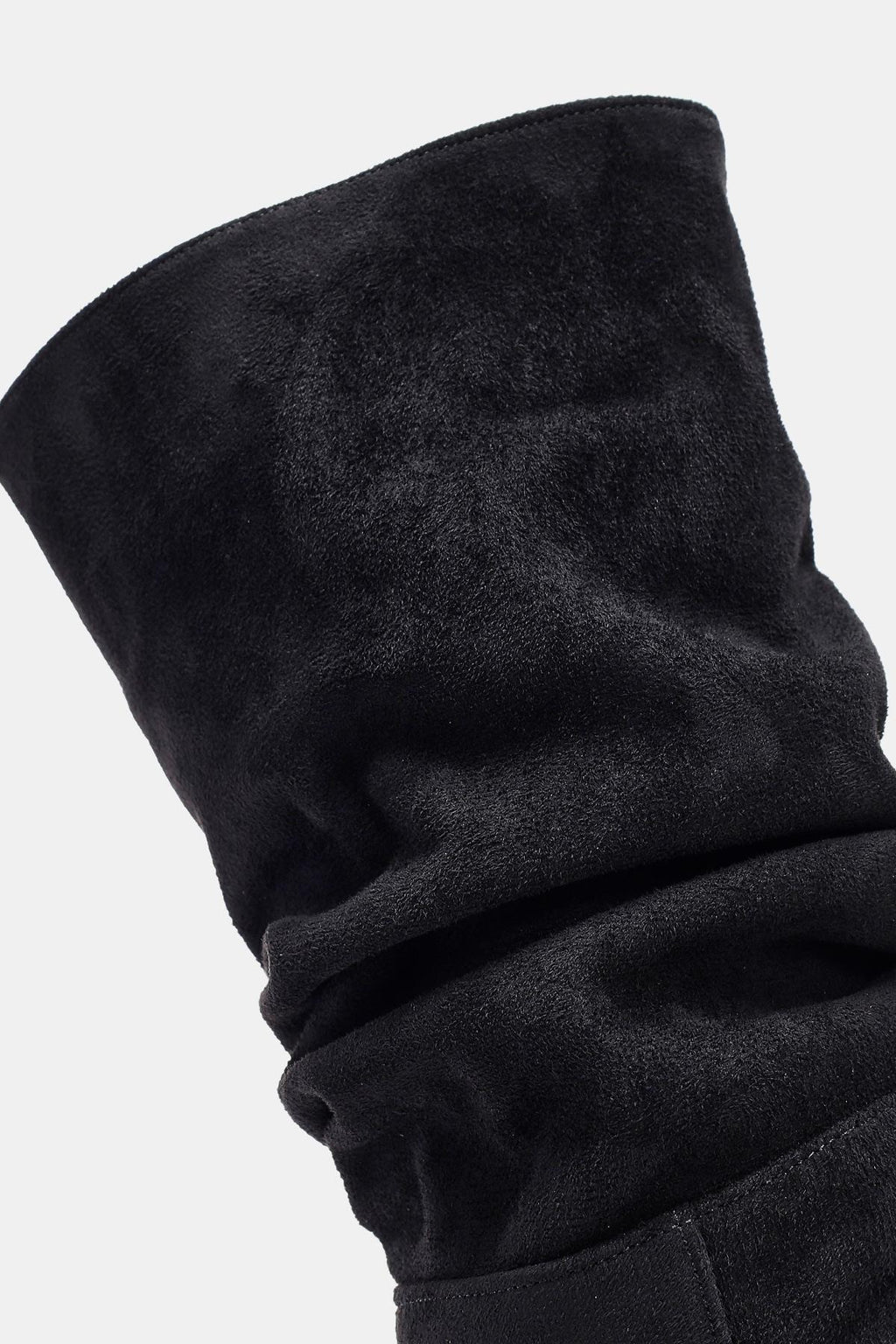 Stivale in suede a punta con tacco largo