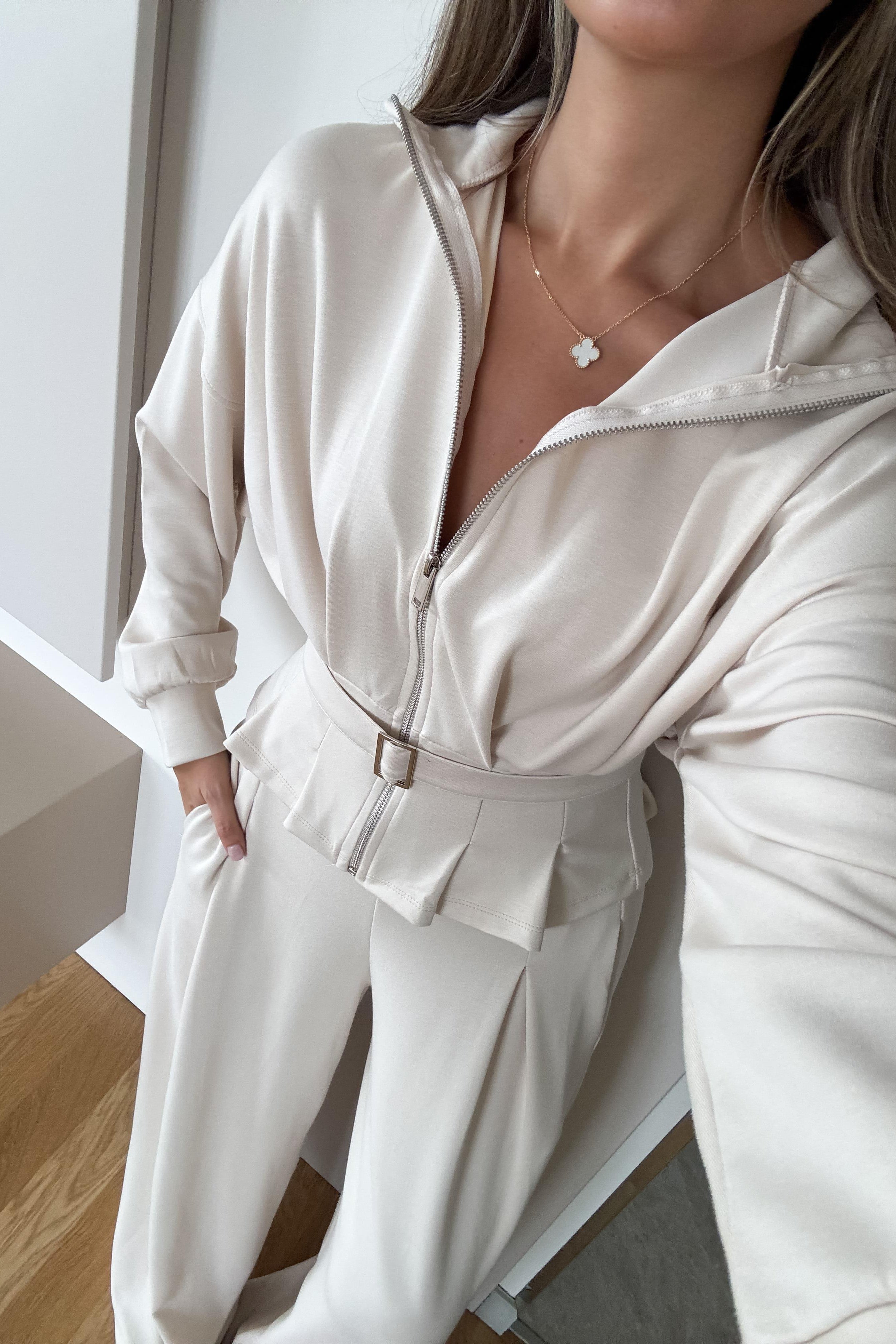 Completo in modal con cintura