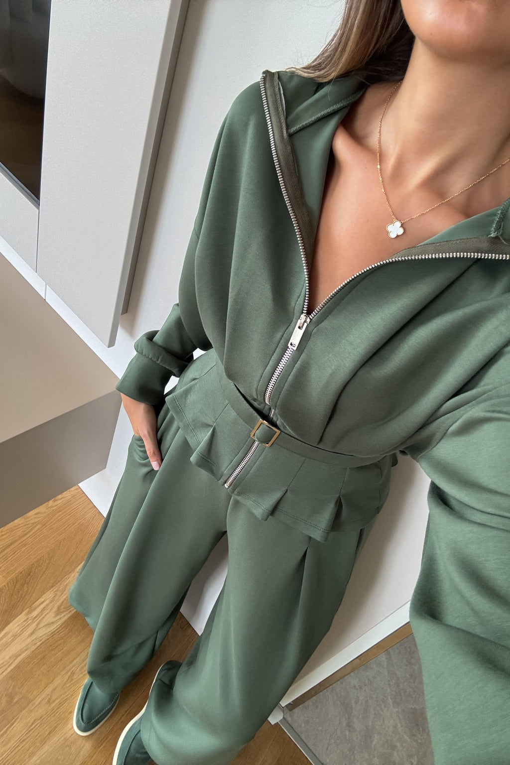 Completo in modal con cintura