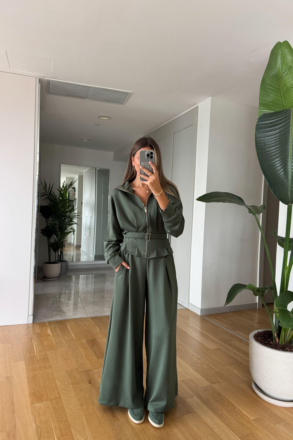 Completo in modal con cintura