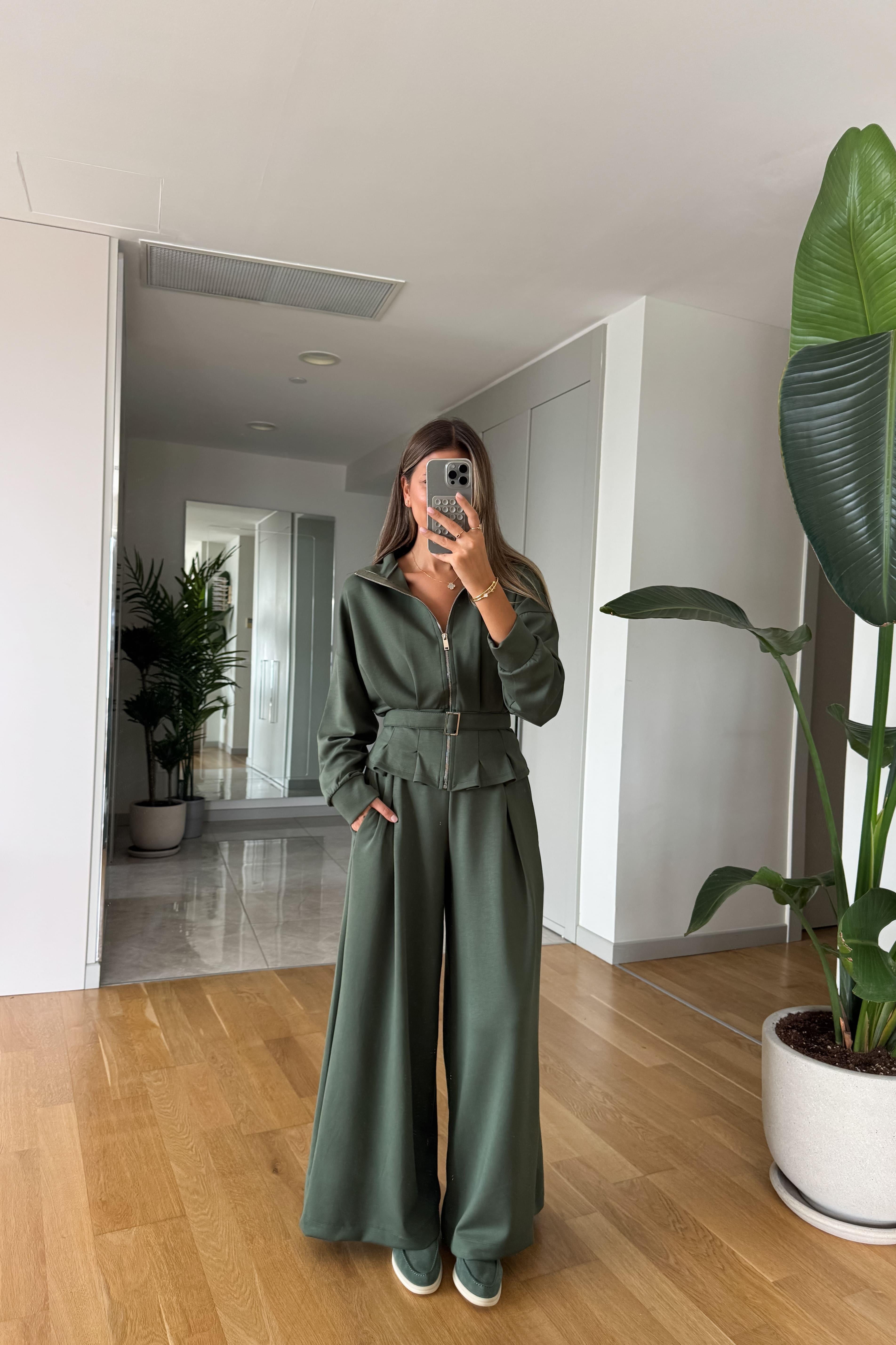 Completo in modal con cintura