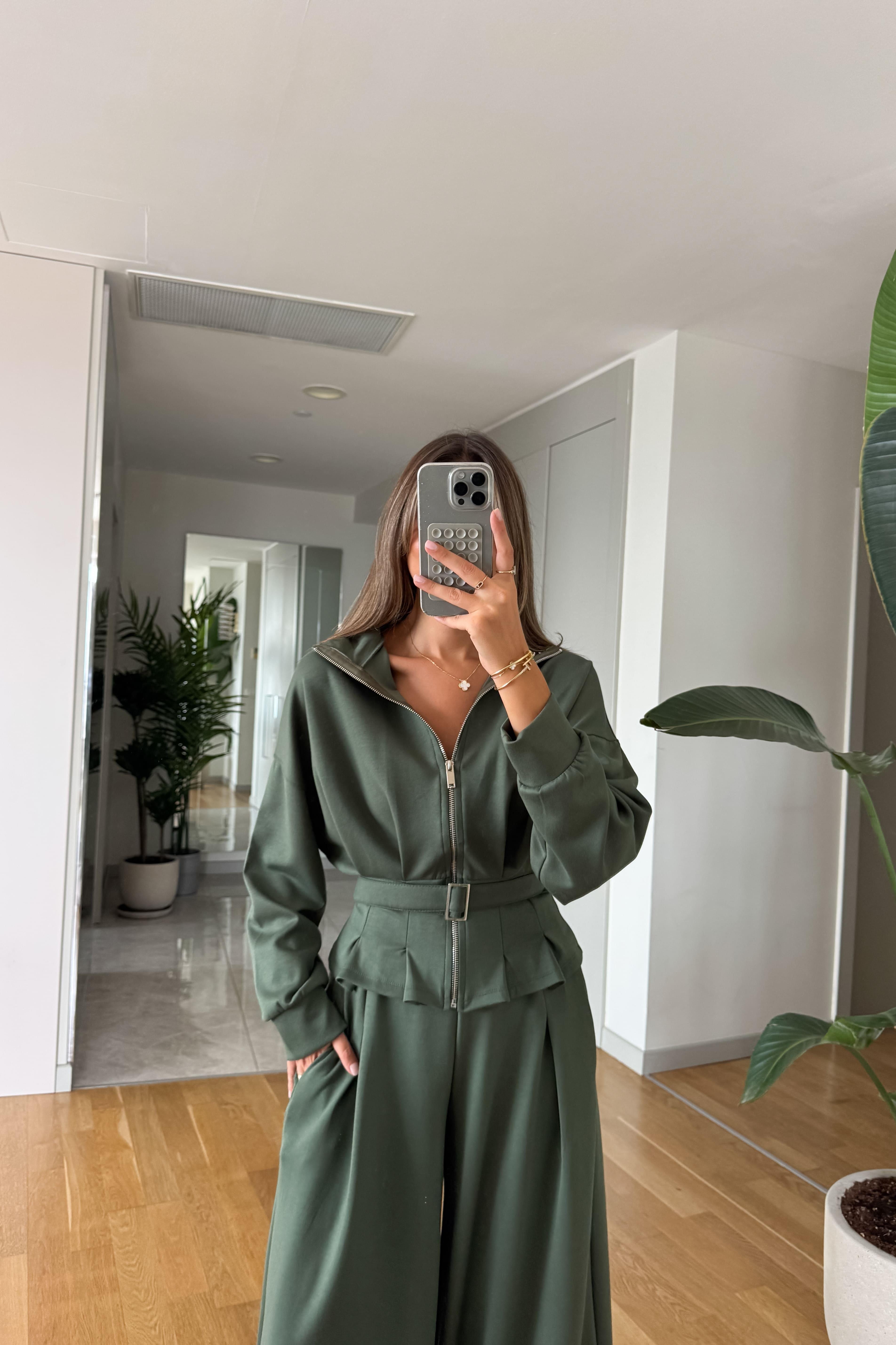 Completo in modal con cintura