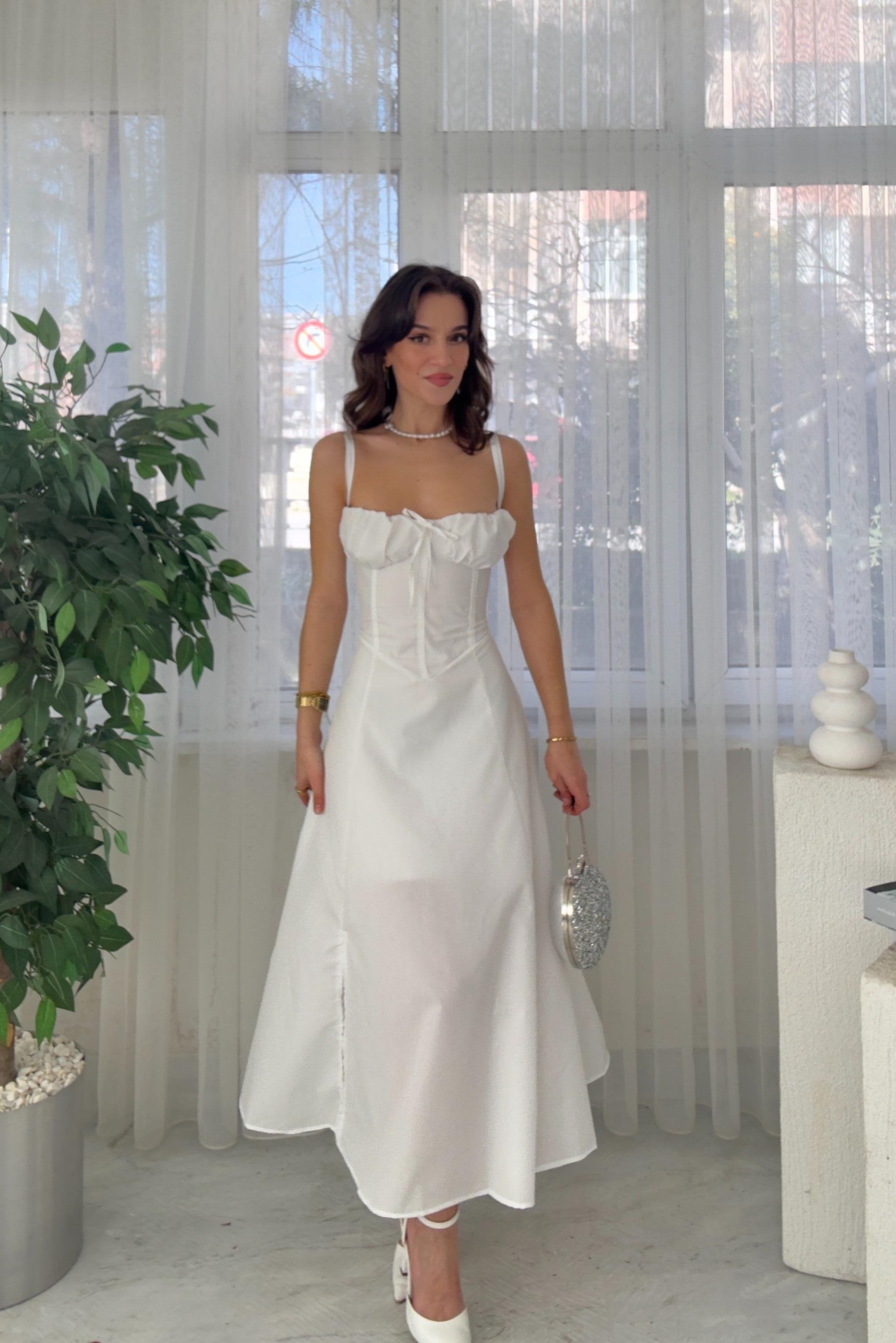 Vestido largo con abertura lateral