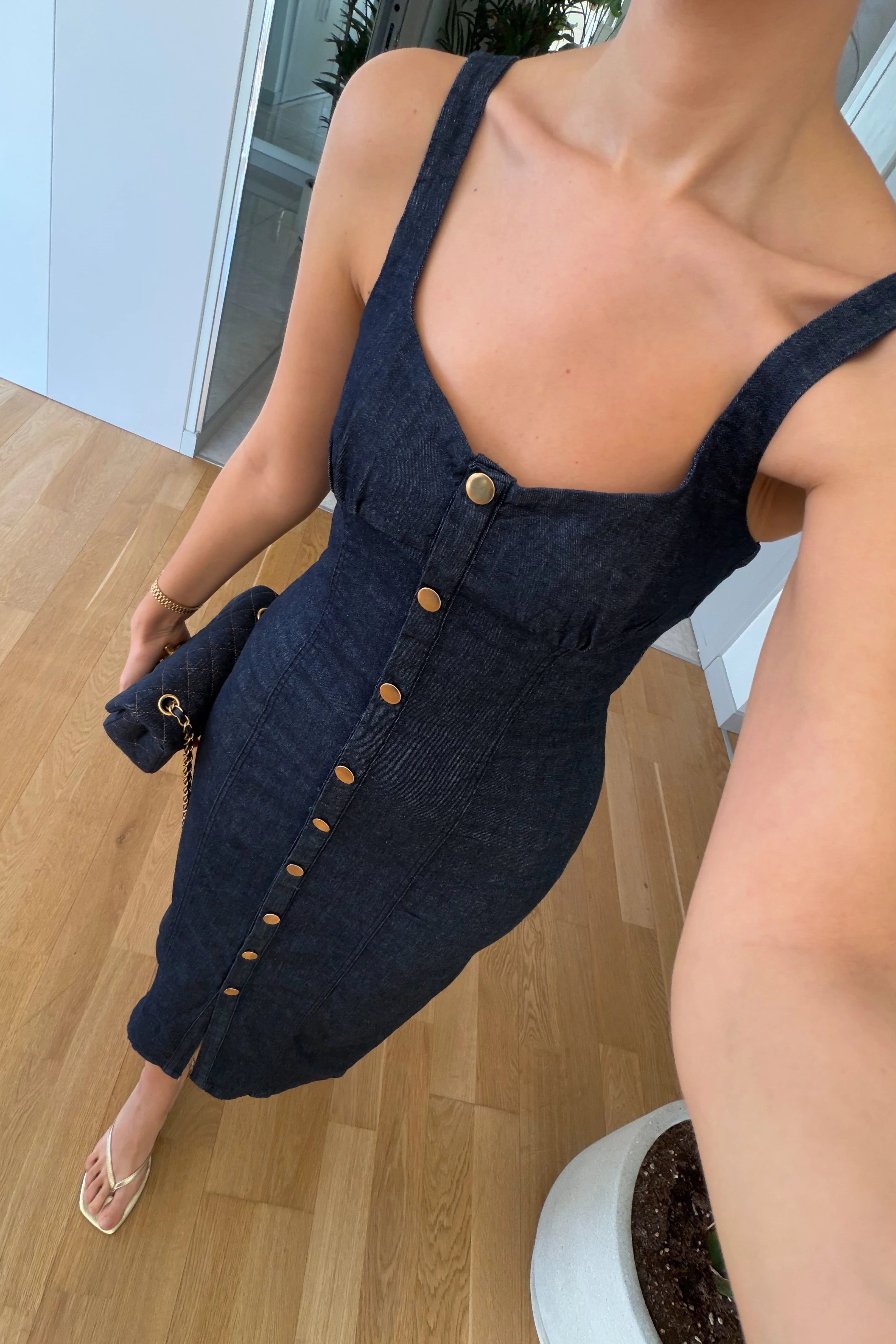 Abito in denim con spalline e bottoni
