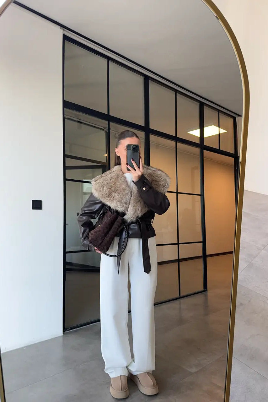 Giacca in pelle con colletto in pelliccia