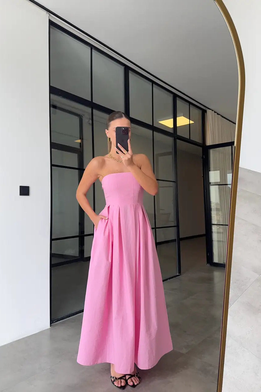 Vestido sin tirantes con bolsillos en tejido tipo paracaídas