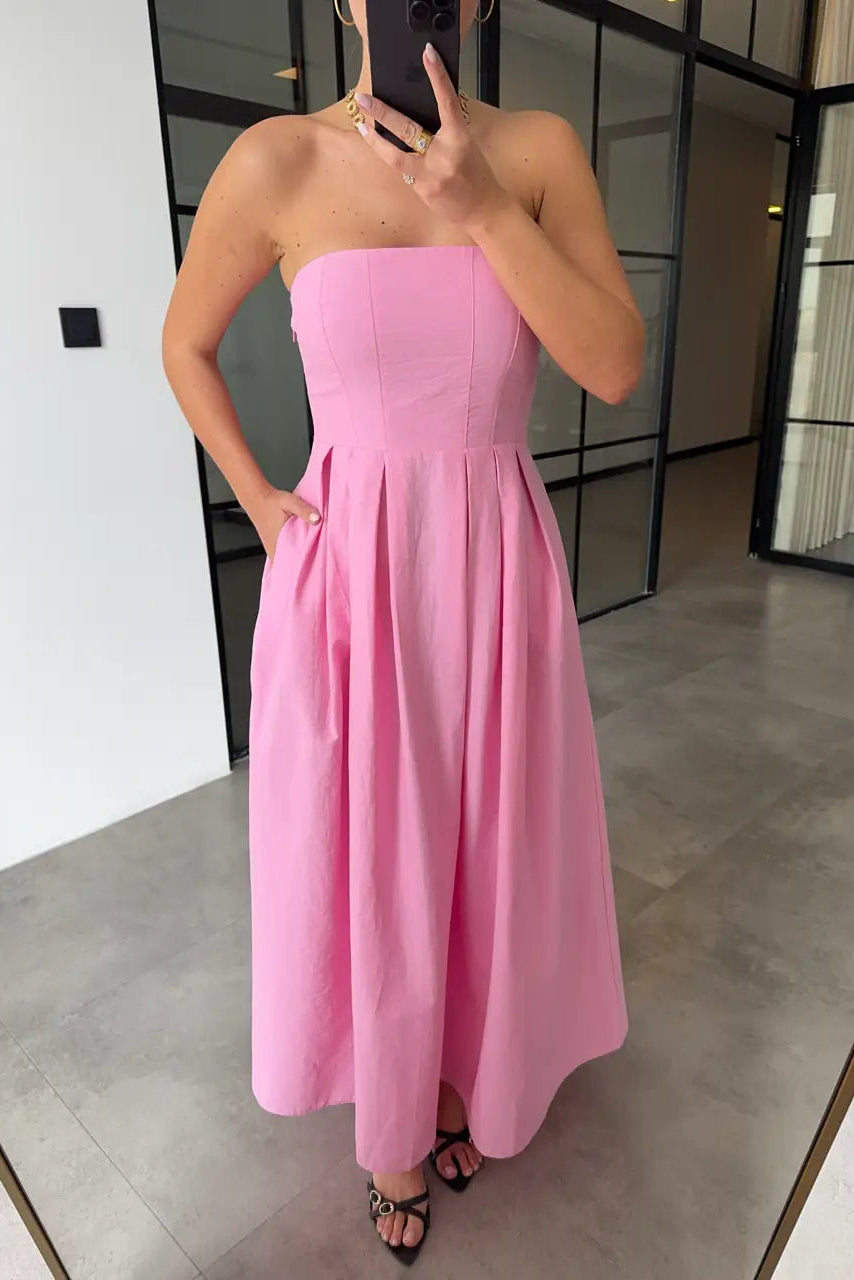 Vestido sin tirantes con bolsillos en tejido tipo paracaídas