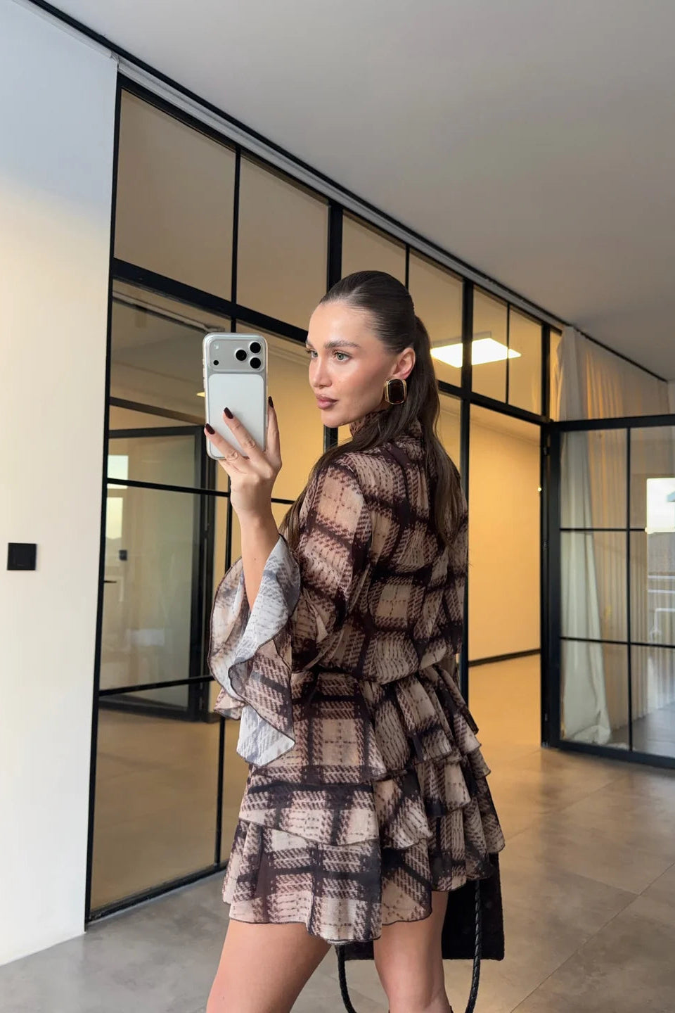 Vestido mini de tul a cuadros con volantes