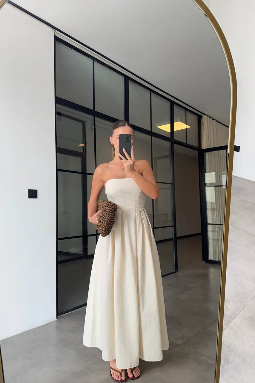 Vestido sin tirantes con bolsillos en tejido tipo paracaídas