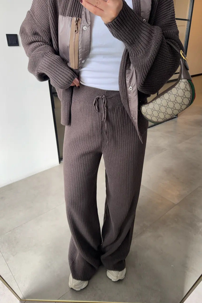 Completo in maglia con tasche paracadute