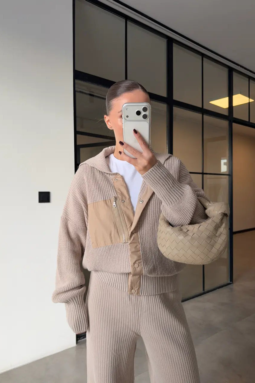 Completo in maglia con tasche paracadute