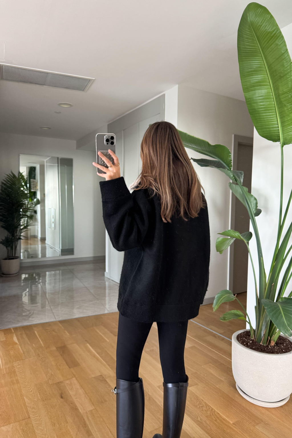 Cardigan con collo in pelliccia e zip