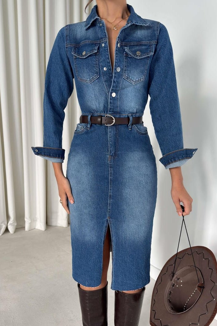 Abito in denim con colletto a bottoni e spacco