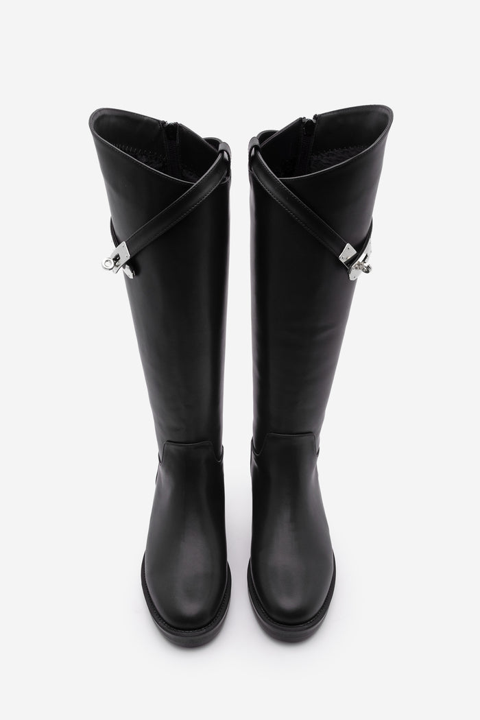 Stivale da donna con dettaglio cintura