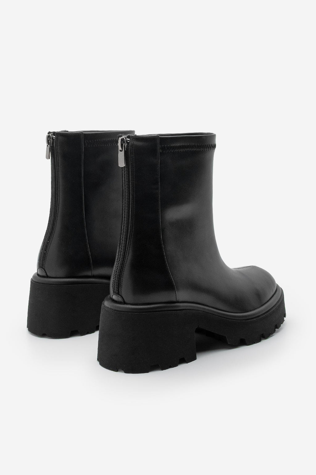 Stivaletto da donna con tacco largo