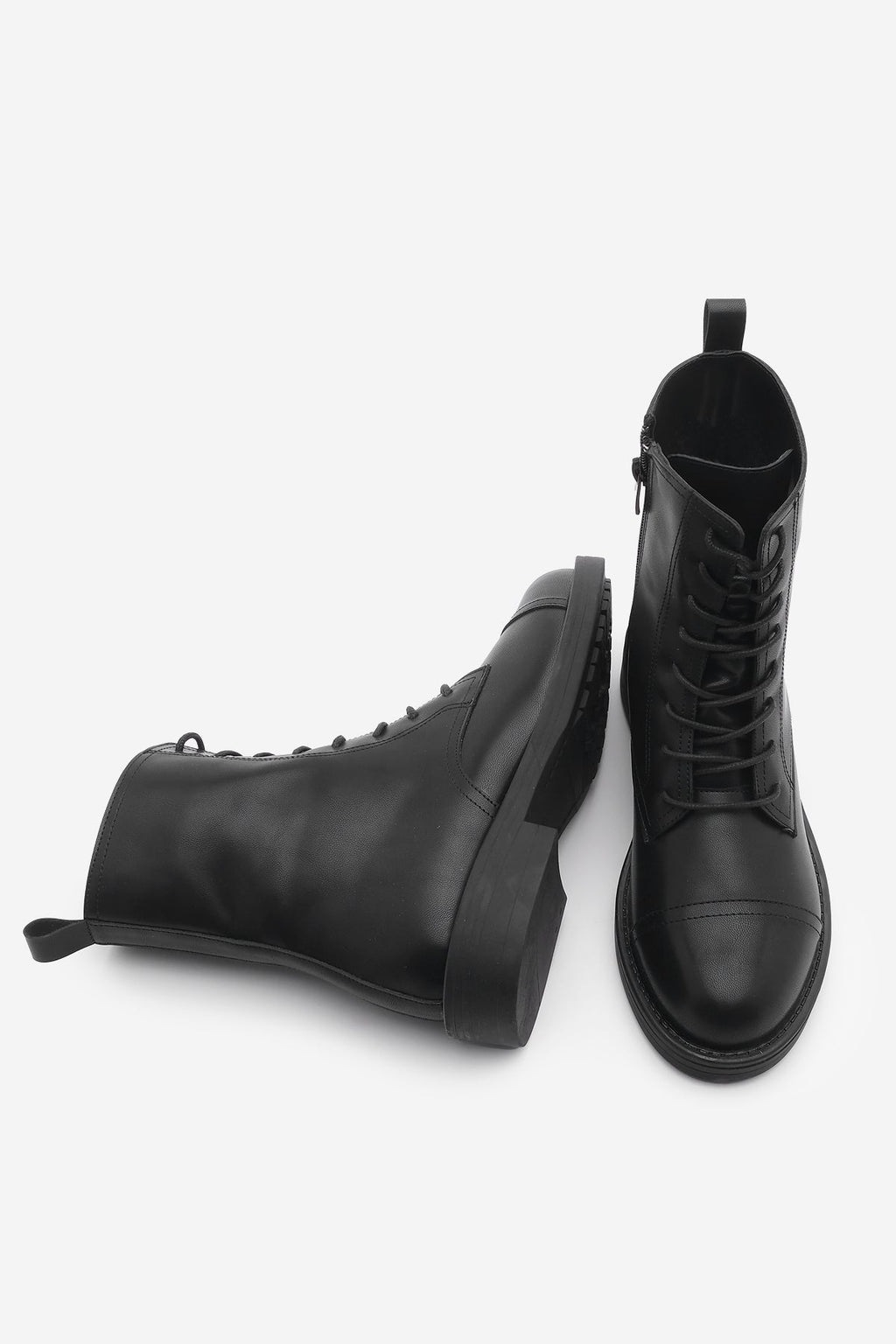 Stivaletto da donna quotidiano con lacci e zip