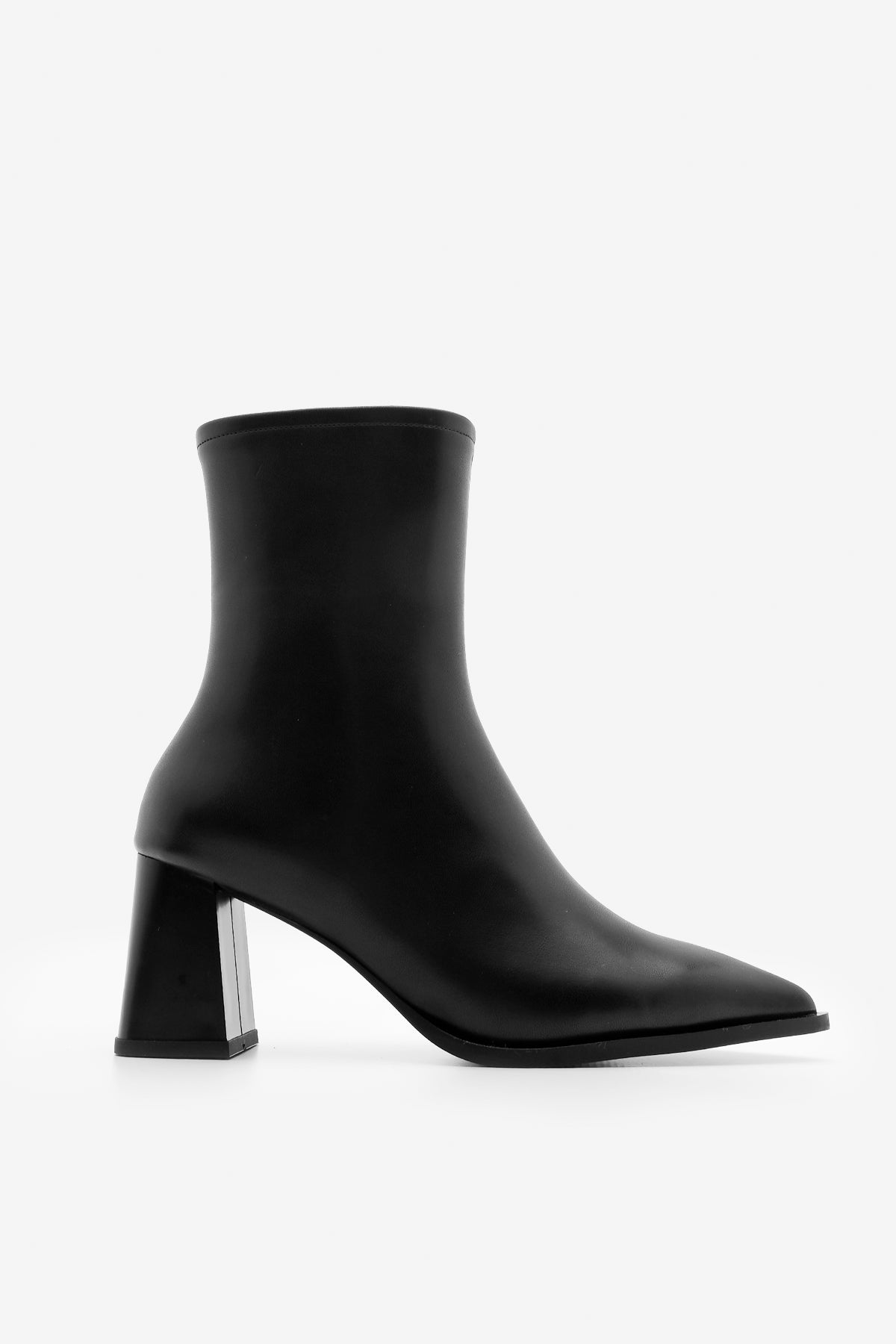 Stivaletto donna con punta affusolata