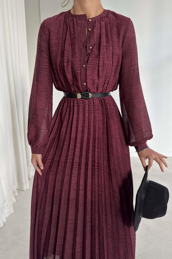 Vestito plissettato con bottoni e cintura