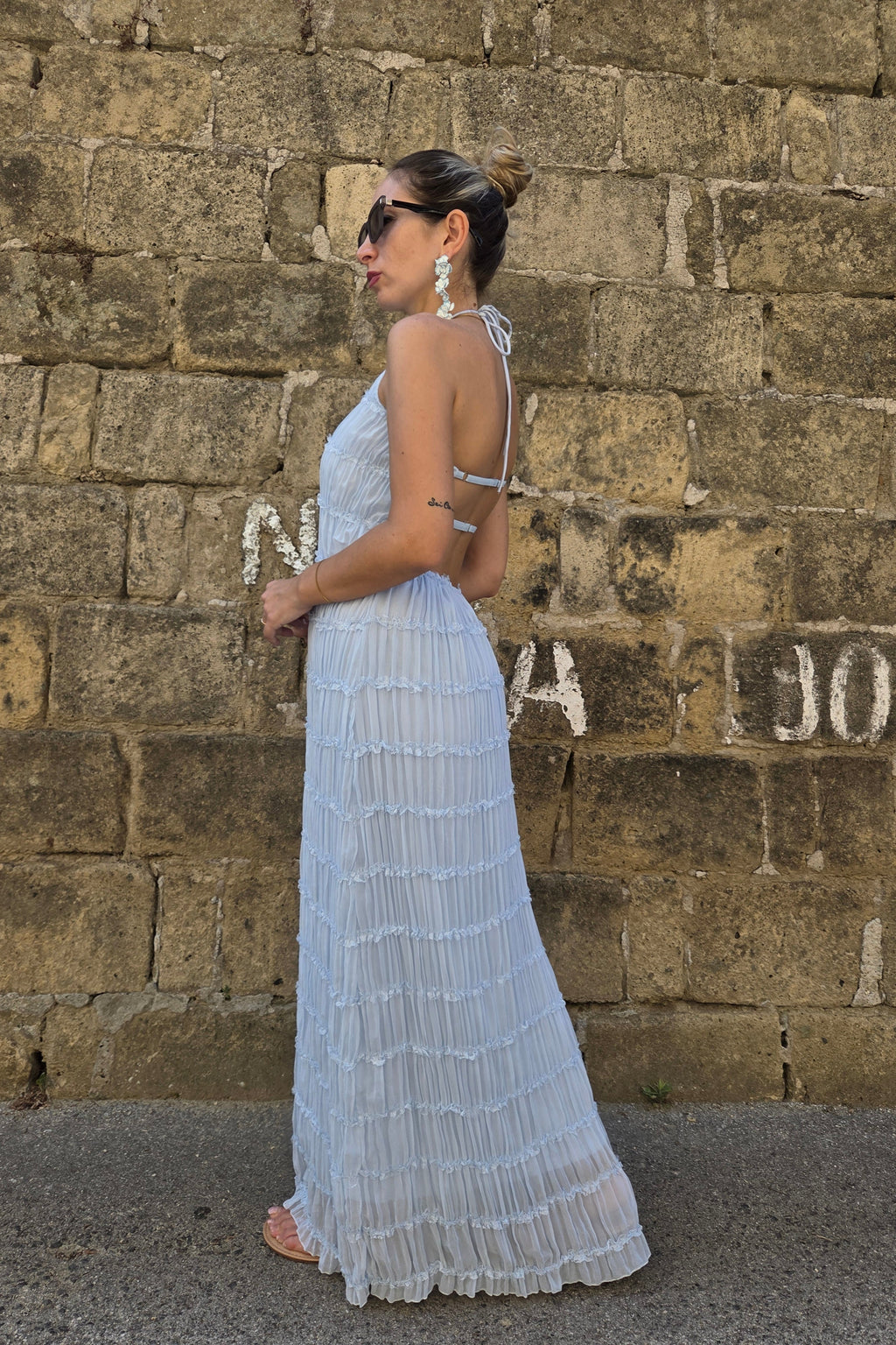 Abito con scollo all’americana e schiena scoperta