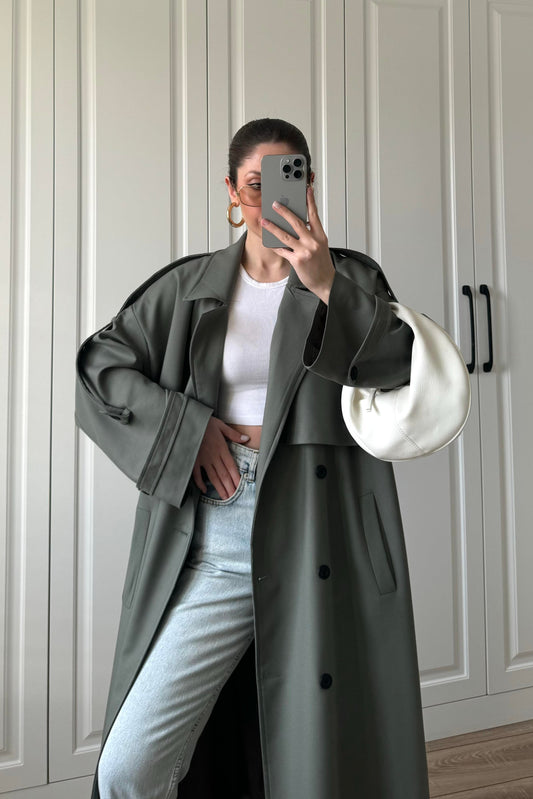 Trench di alta qualità con fodera e gonna lunga