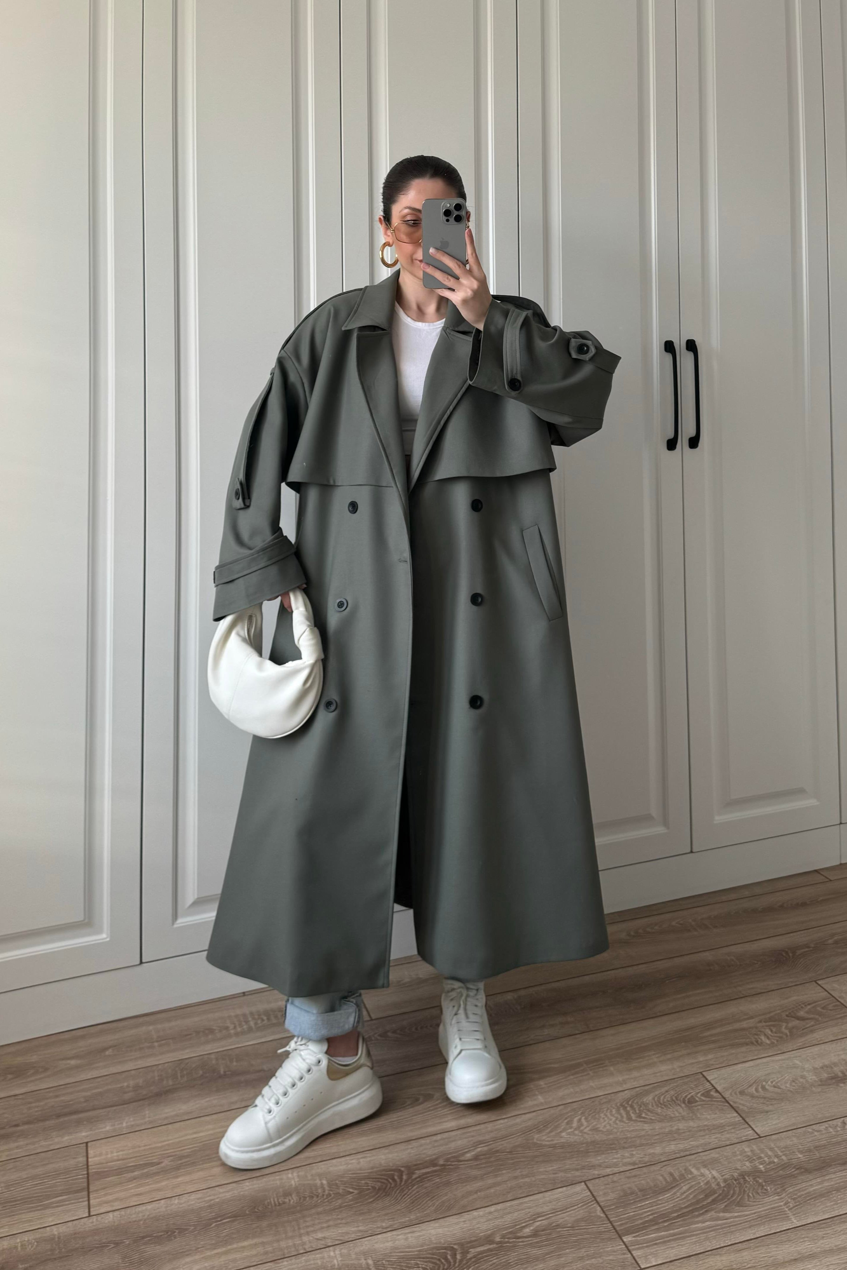 Trench di alta qualità con fodera e gonna lunga